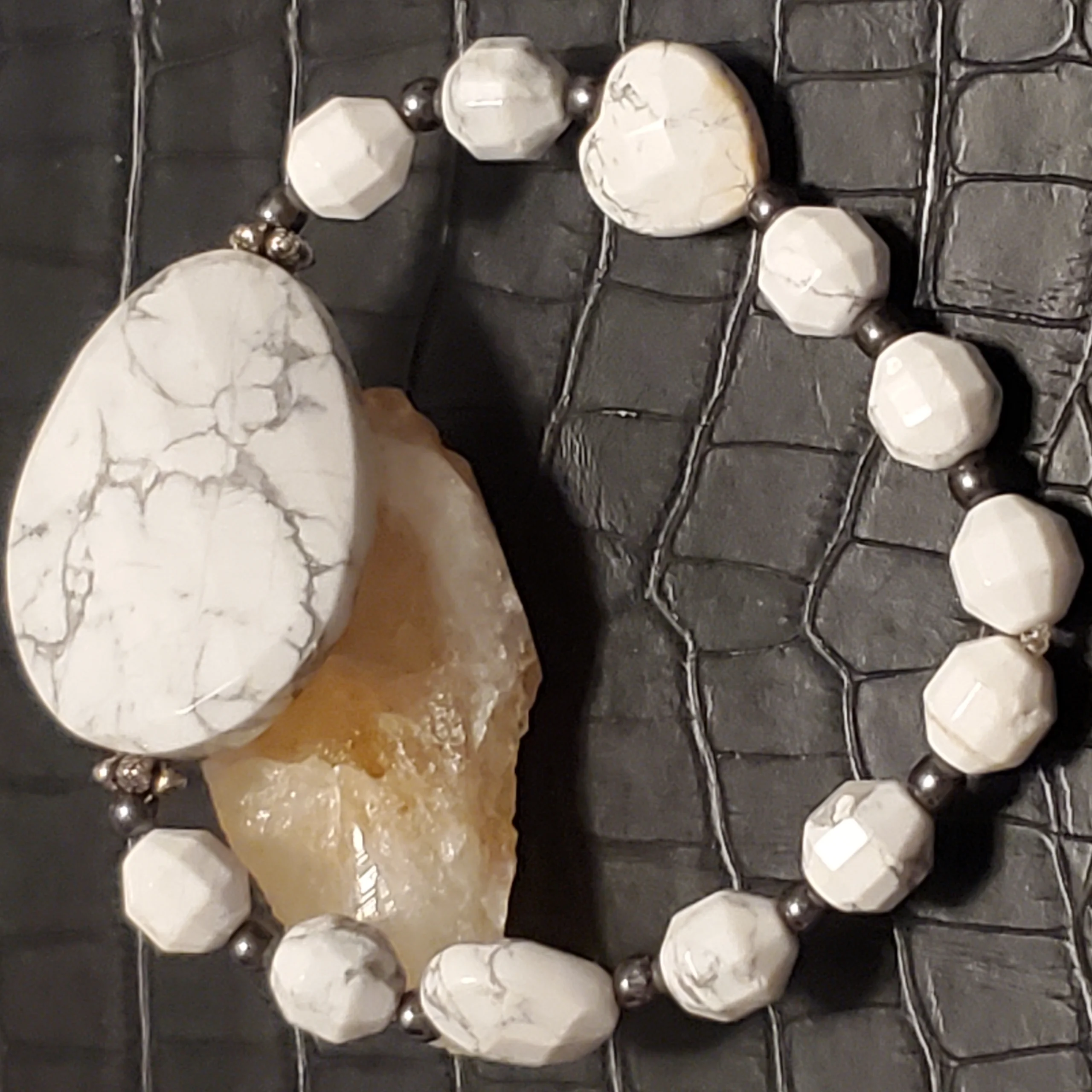 White Howlite Gun Mental